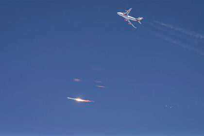 Конкурент Илона Маска впервые вывел свою ракету LauncherOne на орбиту Конкурент Илона Маска впервые вывел свою ракету LauncherOne на орбиту