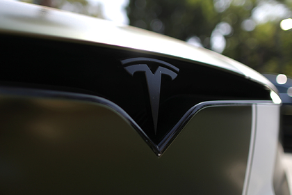 Tesla списывала со счетов покупателей десятки тысяч долларов без разрешения Tesla списывала со счетов покупателей десятки тысяч долларов без разрешения