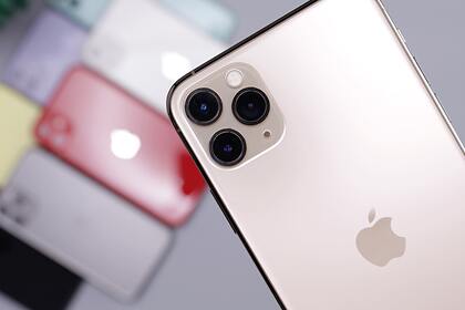 Дорогой iPhone рекордно подешевел Дорогой iPhone рекордно подешевел