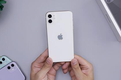Самый популярный iPhone рекордно подешевел Самый популярный iPhone рекордно подешевел