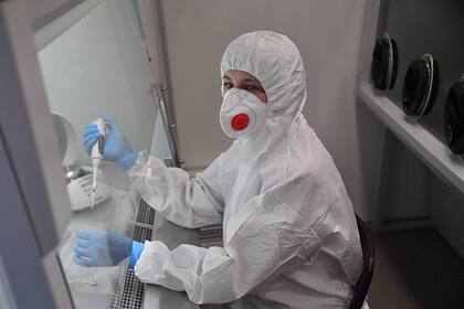 Вирусолог допустил приспособление человека к омикрону и конец пандемии