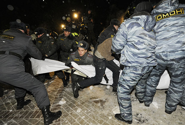 Беспорядки на акции памяти Станислава Маркелова и Анастасии Бабуровой на Петровском бульваре, 19 января 2010 года